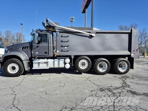 Mack GRANITE 64FR Pašizgāzējs