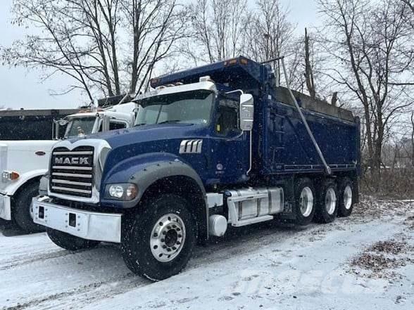 Mack GRANITE 64FR Pašizgāzējs