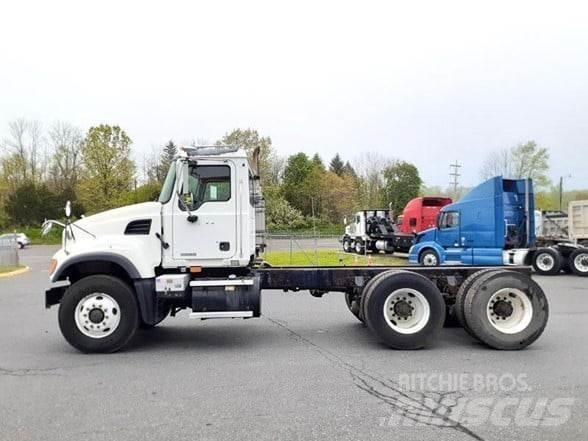 Mack GRANITE CV713 Šasija ar kabīni