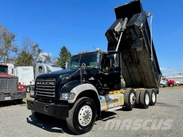 Mack GRANITE GU713 Pašizgāzējs