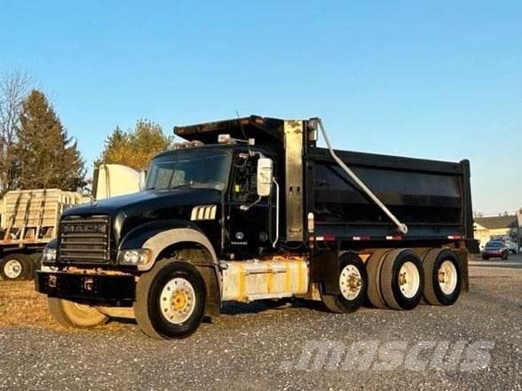 Mack GRANITE GU713 Pašizgāzējs