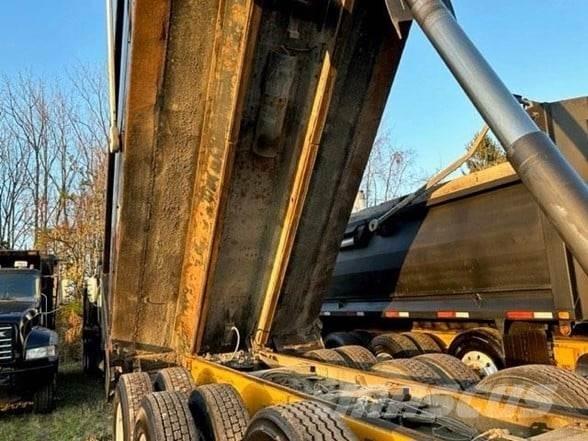 Mack GRANITE GU713 Pašizgāzējs