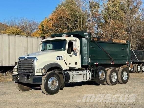 Mack GRANITE GU713 Pašizgāzējs