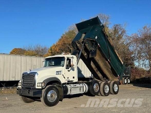 Mack GRANITE GU713 Pašizgāzējs