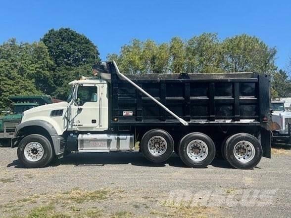 Mack GRANITE GU713 Pašizgāzējs