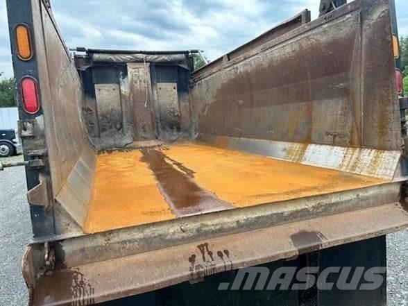 Mack GRANITE GU713 Pašizgāzējs