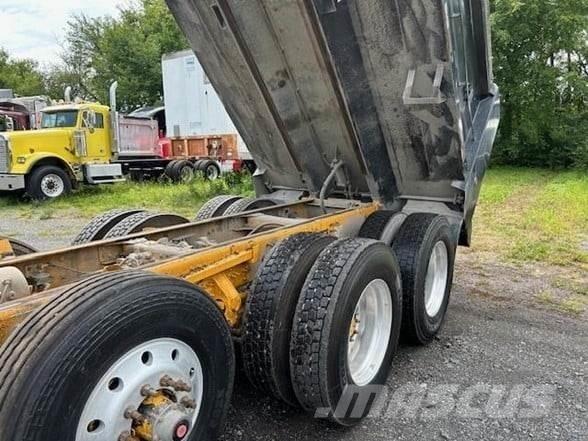 Mack GRANITE GU713 Pašizgāzējs