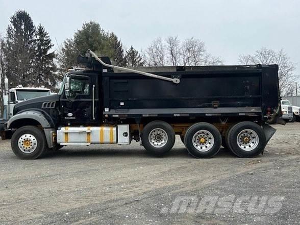 Mack GRANITE GU713 Pašizgāzējs