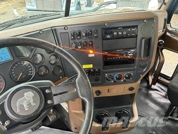 Mack GRANITE GU713 Pašizgāzējs