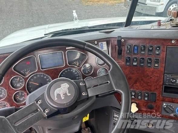 Mack GRANITE GU813 Atkritumu izvešanas transports