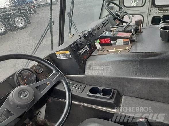 Mack LEU613 Atkritumu izvešanas transports