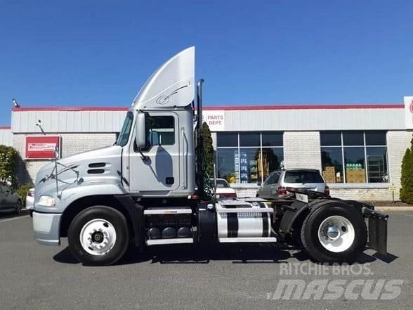 Mack PINNACLE CXU612 Vilcēji