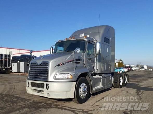 Mack PINNACLE CXU613 Vilcēji