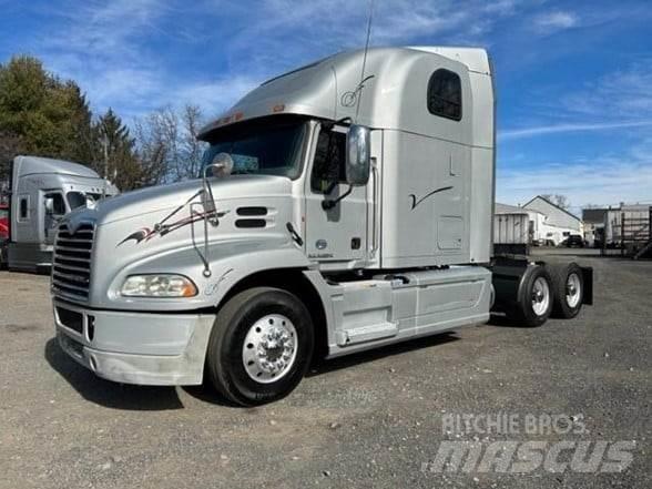 Mack PINNACLE CXU613 Vilcēji