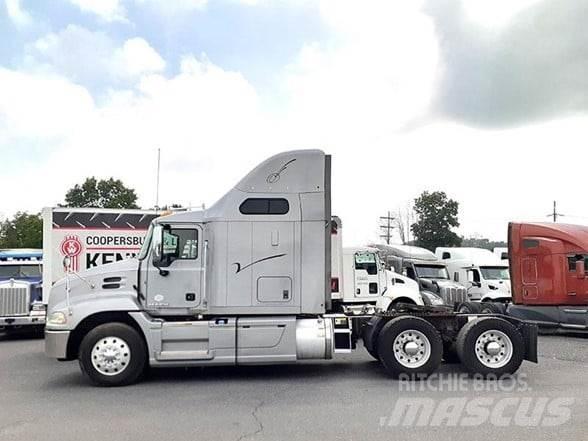Mack PINNACLE CXU613 Vilcēji