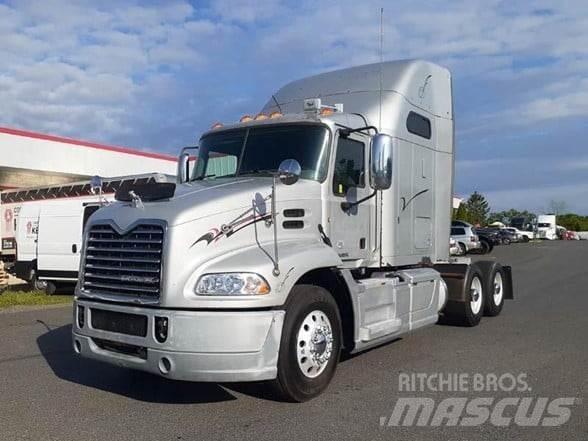 Mack PINNACLE CXU613 Vilcēji