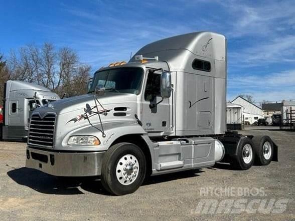 Mack PINNACLE CXU613 Vilcēji