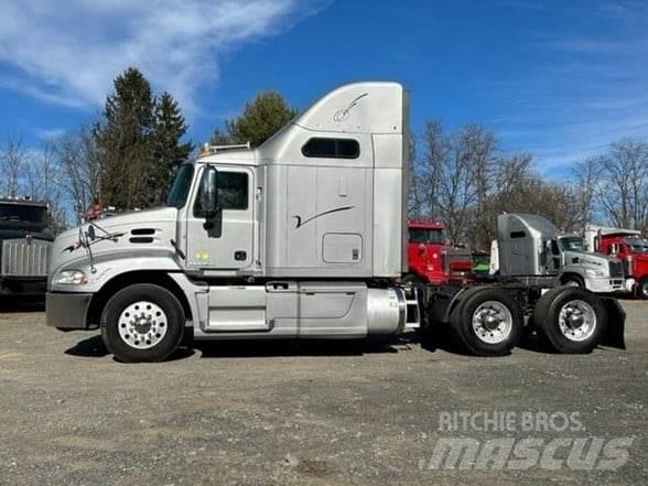 Mack PINNACLE CXU613 Vilcēji