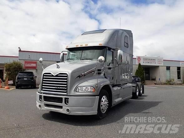 Mack PINNACLE CXU613 Vilcēji