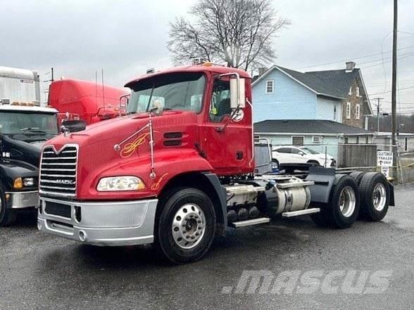 Mack PINNACLE CXU613 Vilcēji