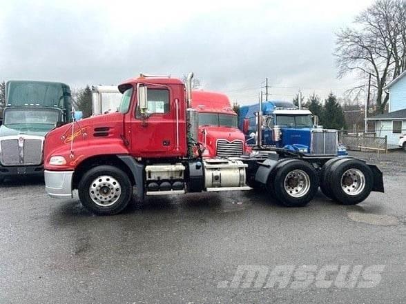 Mack PINNACLE CXU613 Vilcēji