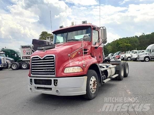 Mack PINNACLE CXU613 Vilcēji