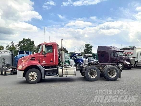 Mack PINNACLE CXU613 Vilcēji