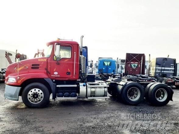 Mack PINNACLE CXU613 Vilcēji