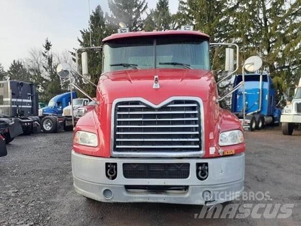 Mack PINNACLE CXU613 Vilcēji