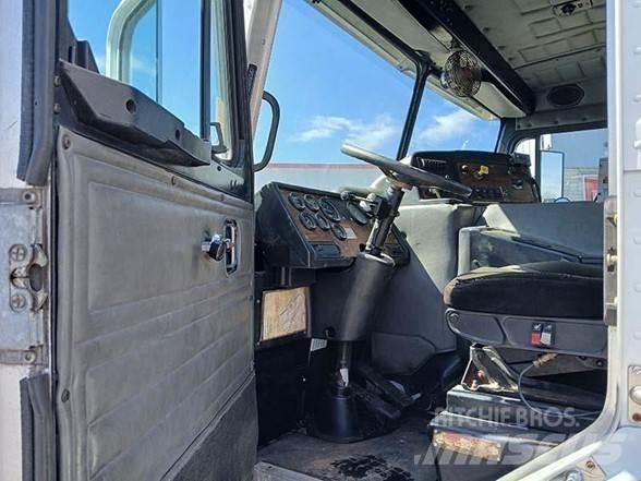Peterbilt 320 Atkritumu izvešanas transports