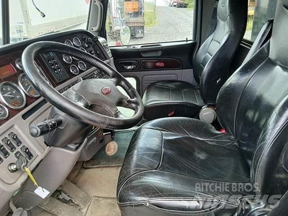 Peterbilt 367 Pašizgāzējs