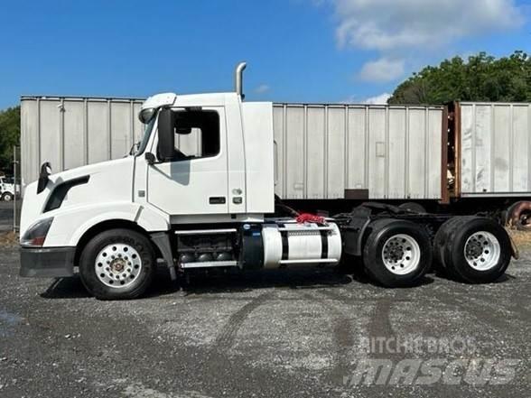 Volvo VNL64T300 Vilcēji