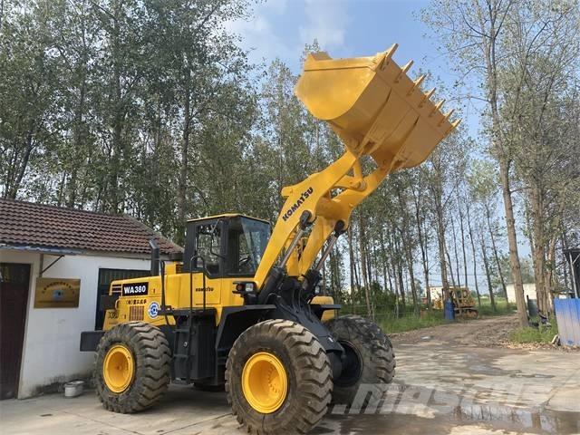 Komatsu WA380 Iekrāvēji uz riteņiem