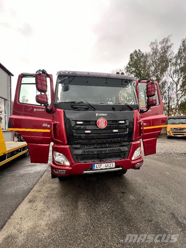 Tatra T158 Platformas/izkraušana no sāniem