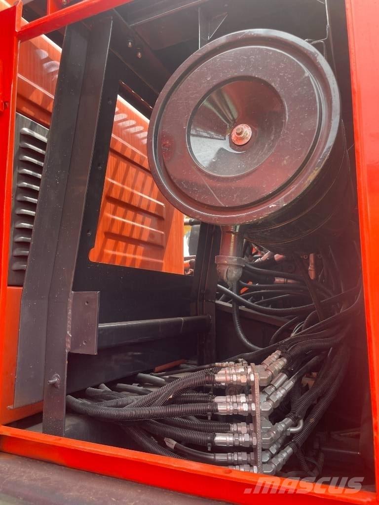 Doosan DX 225 LC Kāpurķēžu ekskavatori