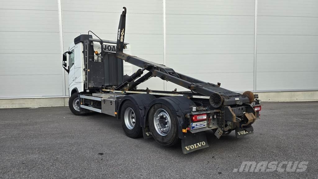 Volvo FH Treileri ar āķi