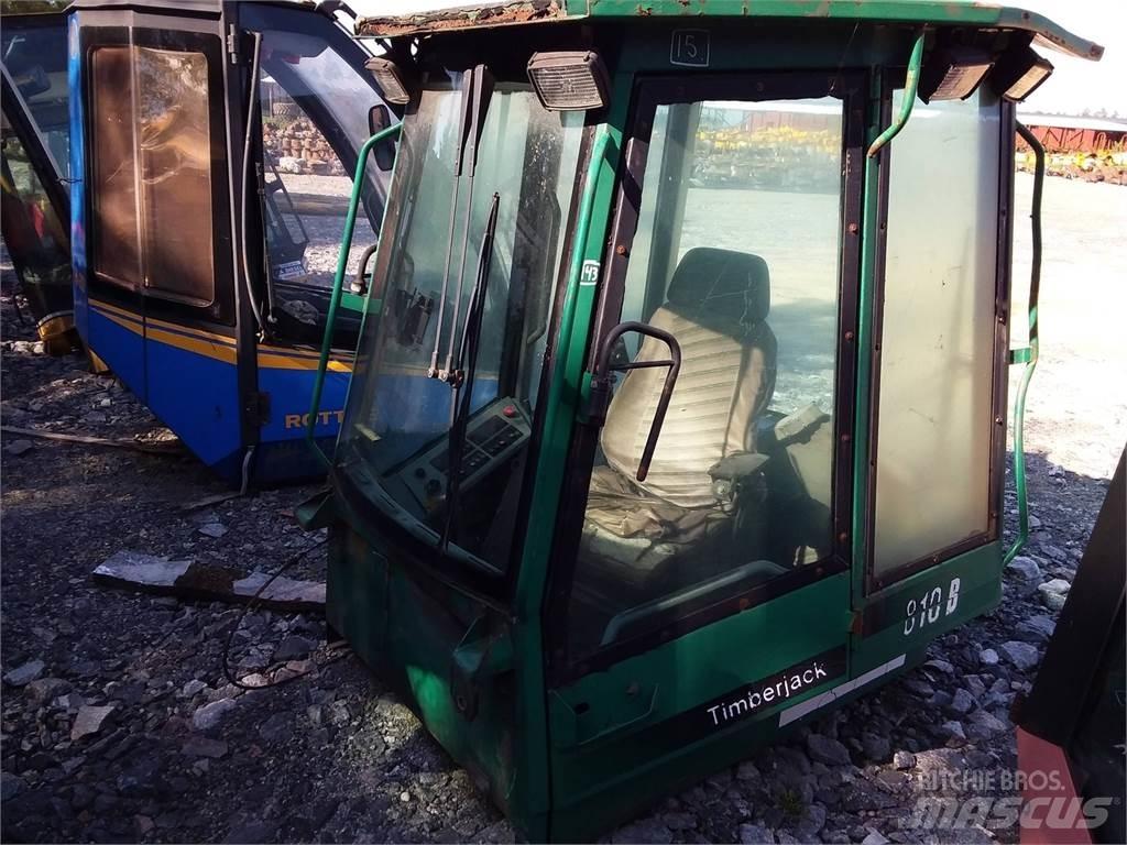 Timberjack 810B Kabīnes un interjers