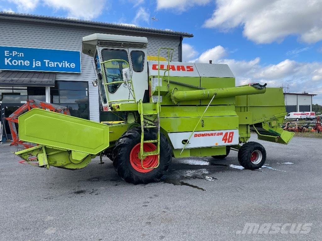 CLAAS Dominator 48 Ražas novākšanas kombaini