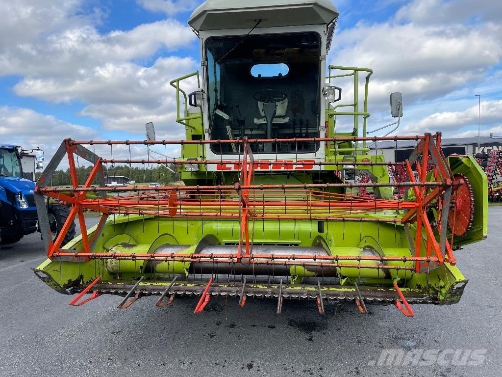 CLAAS Dominator 48 Ražas novākšanas kombaini