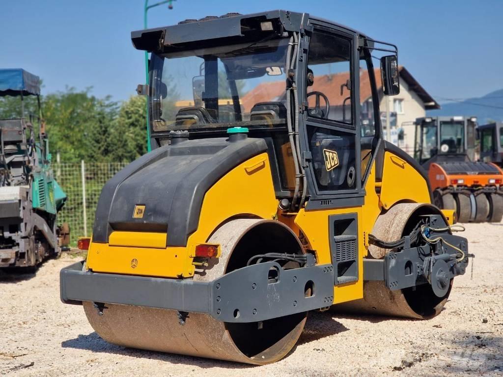 JCB Vibromax VMT 860 Divvalču grunts veltņi
