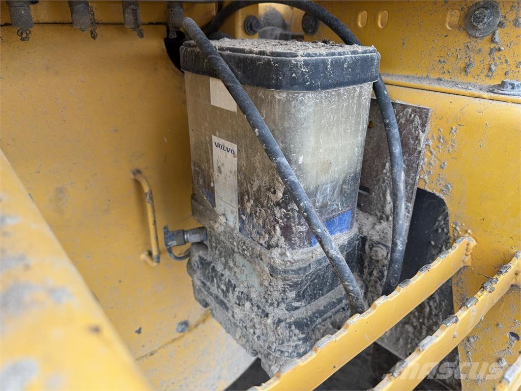 Volvo L120F Iekrāvēji uz riteņiem