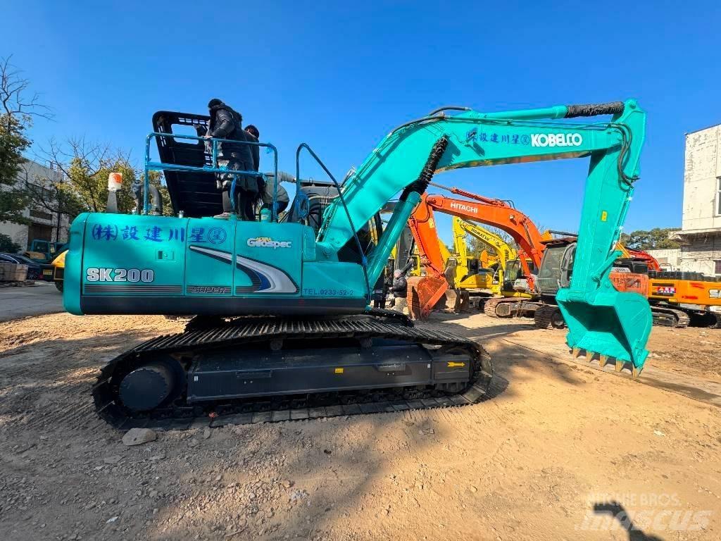 Kobelco SK 200-8 Kāpurķēžu ekskavatori