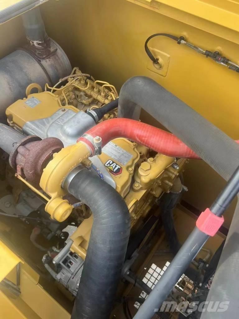 CAT 320 Kāpurķēžu ekskavatori