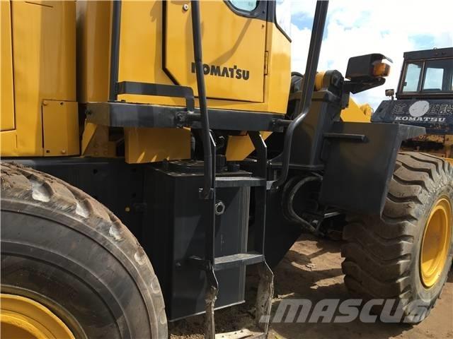 Komatsu WA380 Iekrāvēji uz riteņiem