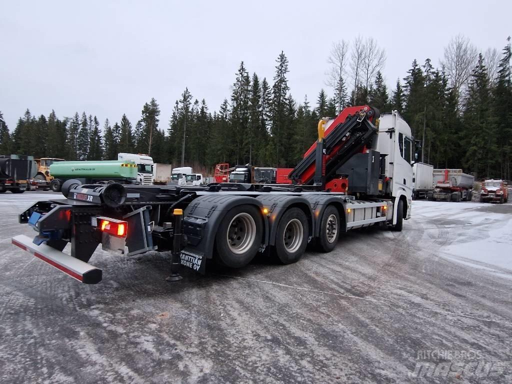 Scania R540 8x2 Treileri ar āķi