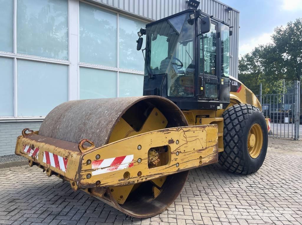 CAT CS 56       2010 Vienvalča grunts veltņi