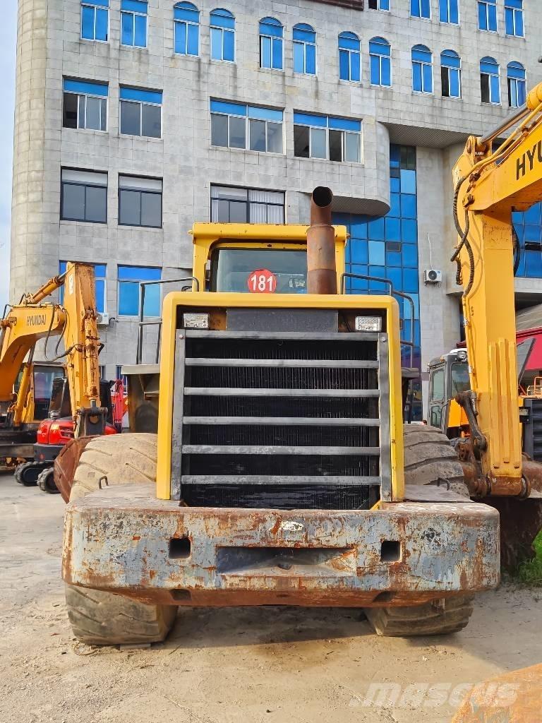 Komatsu WA 500 Iekrāvēji uz riteņiem
