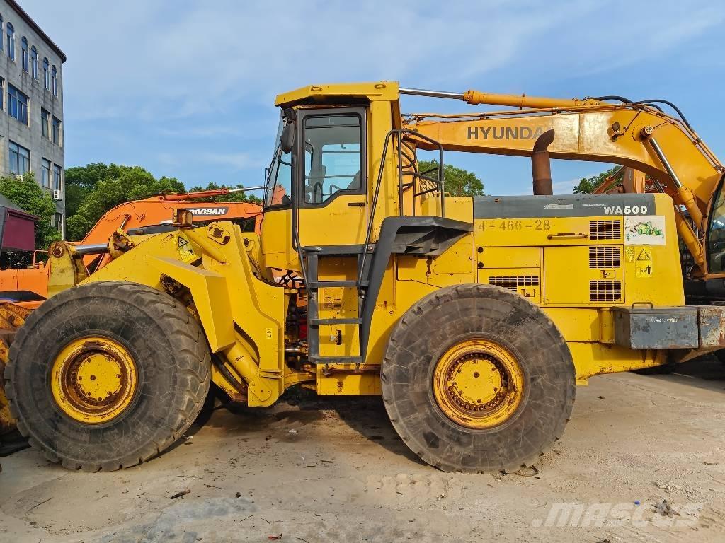 Komatsu WA 500 Iekrāvēji uz riteņiem