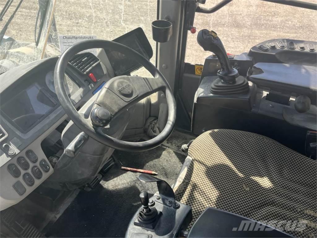 Komatsu WA470-7 Iekrāvēji uz riteņiem