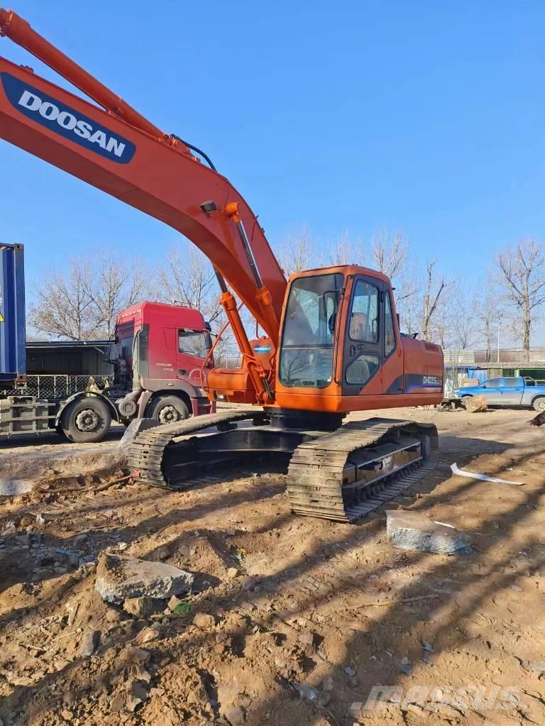 Doosan DH225LC-7 Kāpurķēžu ekskavatori